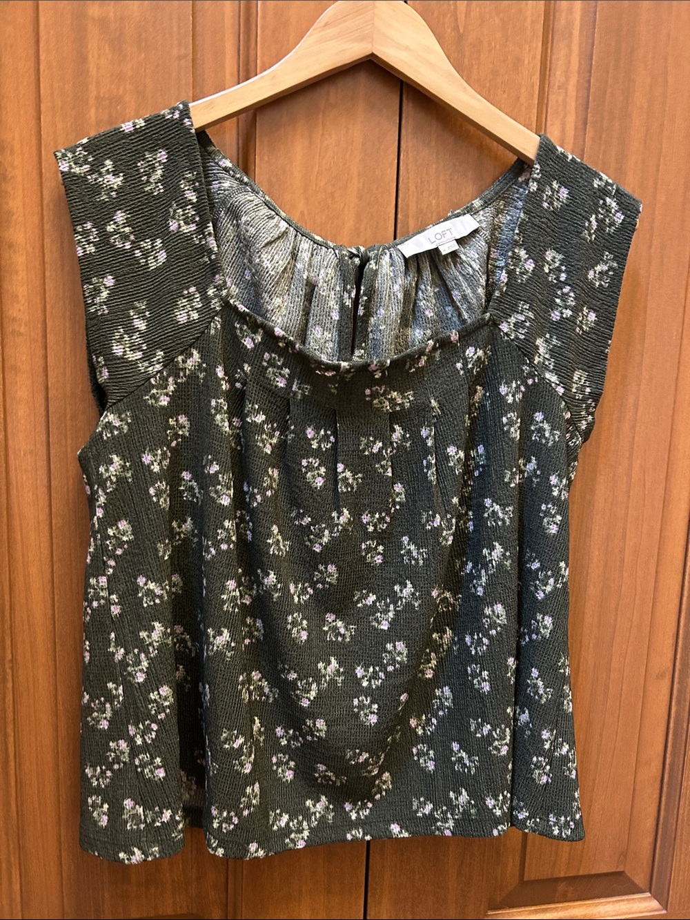 LOFT Olive Green Floral Sleeveless top size medium